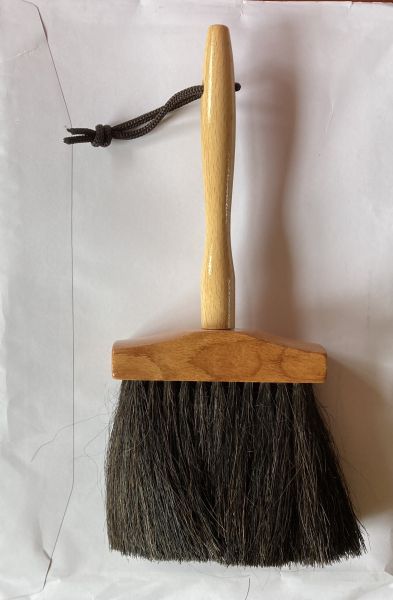 Hutbürste für die Reinigung der Krone (Crown-Brush)