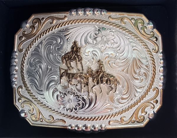 Montana Silversmiths Buckle rechteckig "2 Cowboys treiben ein Rind"